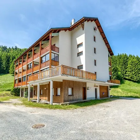 Apartment Equipe Avec Balcon Ferme