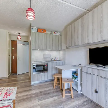 Equipe Avec Balcon Ferme アパート *